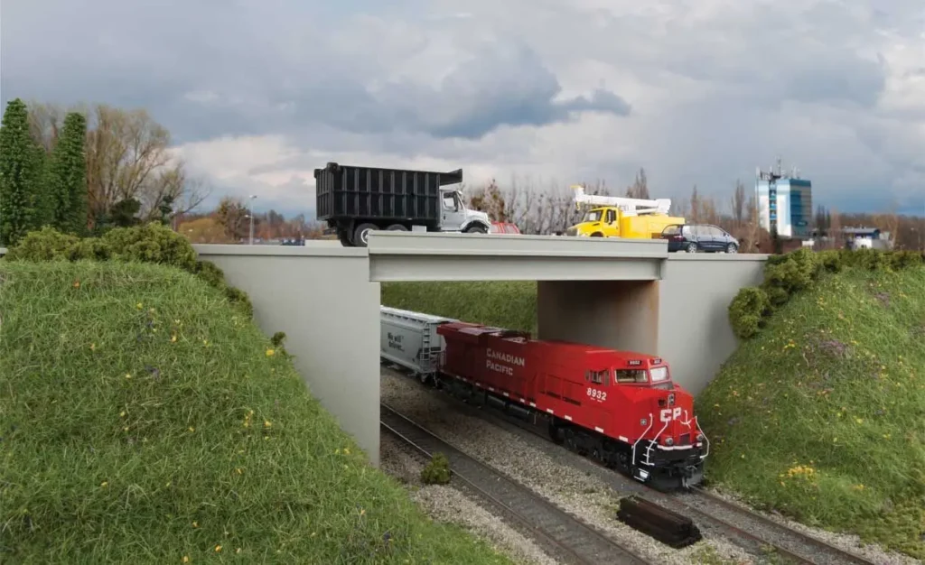 Modern Concrete Highway Overpass -- Kit - Walthers Cornerstone Part # 933-4566
