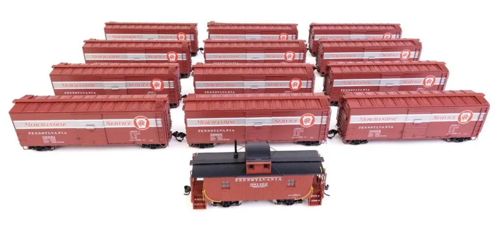 Pennsylvania Railroad Merchandise Service Freight Train -- Pennsylvania Railroad (Set #3; 12 40' Rebuilt x29B Boxcars, N6B Caboose)
